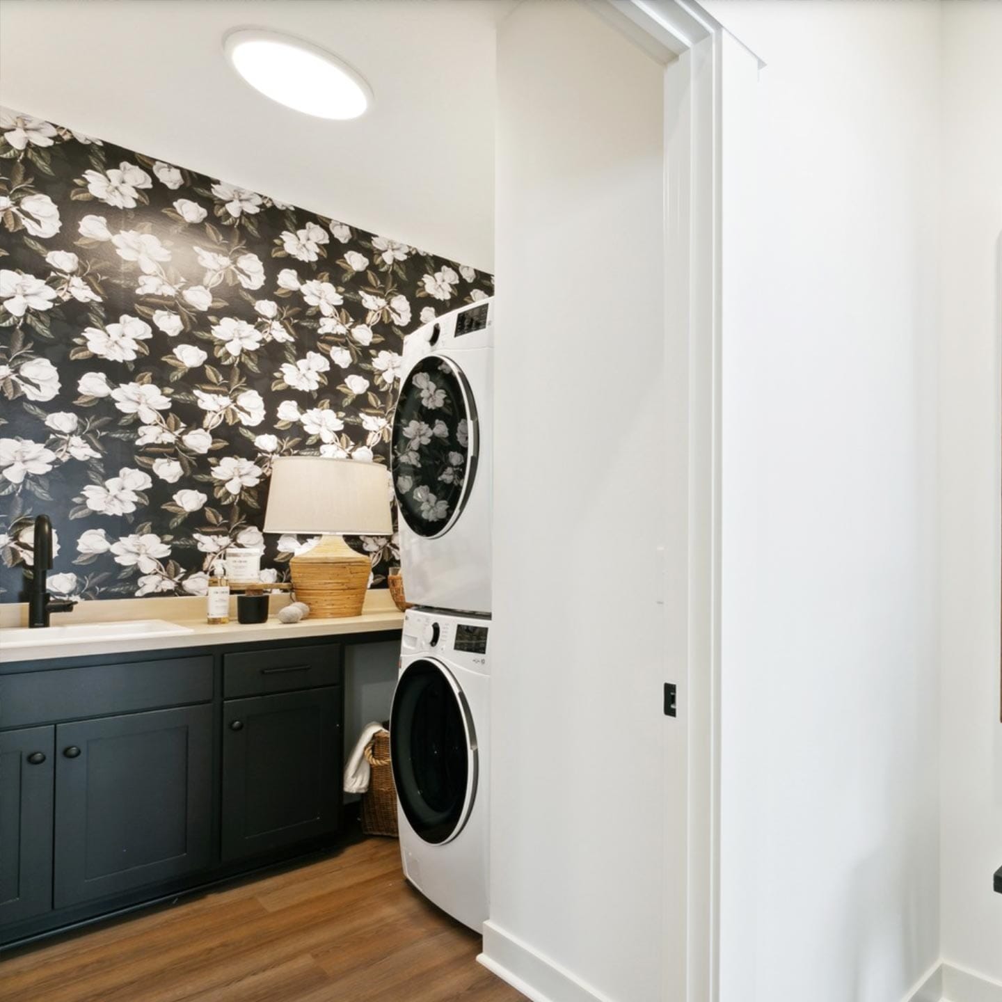 Grand Magnolia Wallpaper Wallpaper Urbanwalls