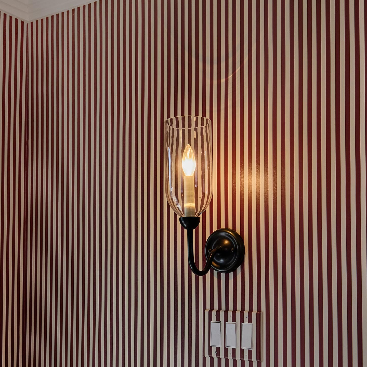 Classic Stripe Wallpaper Wallpaper Michelle Agnelo 